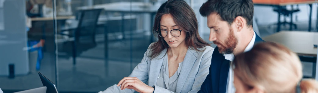 Starting a Business in Dubai vs. the USA: Benefits and Challenges