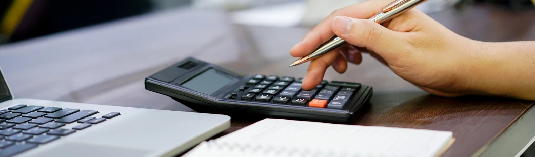 How much tax does an LLC pay?