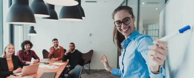 Empresarios Mexicanos registrando negocio en Estados Unidos