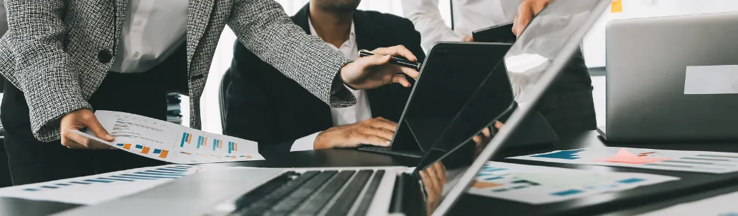 Starting a Business in Dubai vs. the USA: Benefits and Challenges