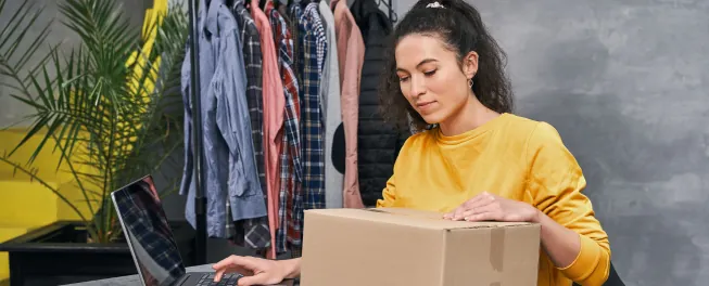 emprendedora aprende a crear su cuenta en amazon para vender productos online